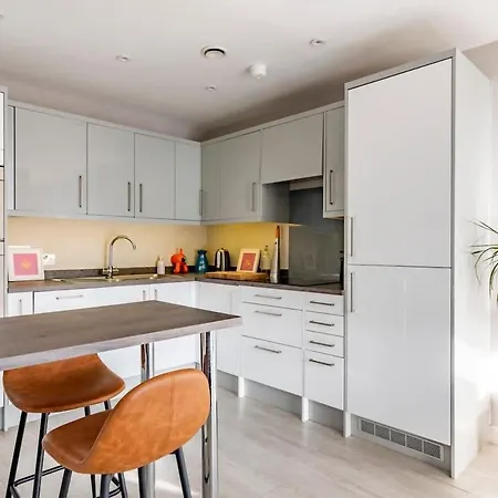 公寓 Vibrant Bright & Stylish Flat -