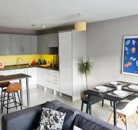Διαμέρισμα Vibrant Bright & Stylish Flat -