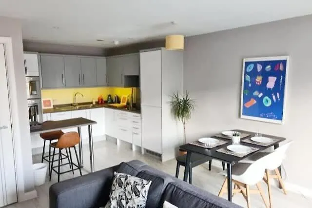 Διαμέρισμα Vibrant Bright & Stylish Flat -