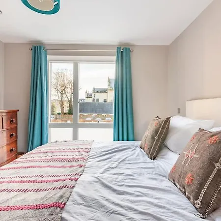 Vibrant Bright & Stylish Flat - Apartment *